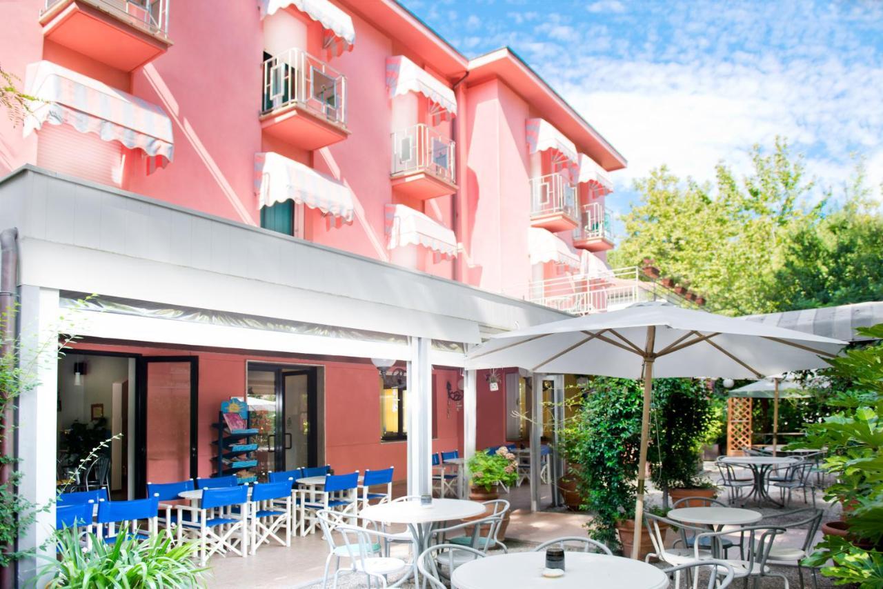 Hotel Villa Rosa 切塞纳蒂科 外观 照片